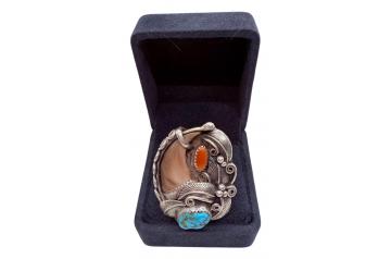 Sterling Navajo Ring Turqoiuse and  tooth